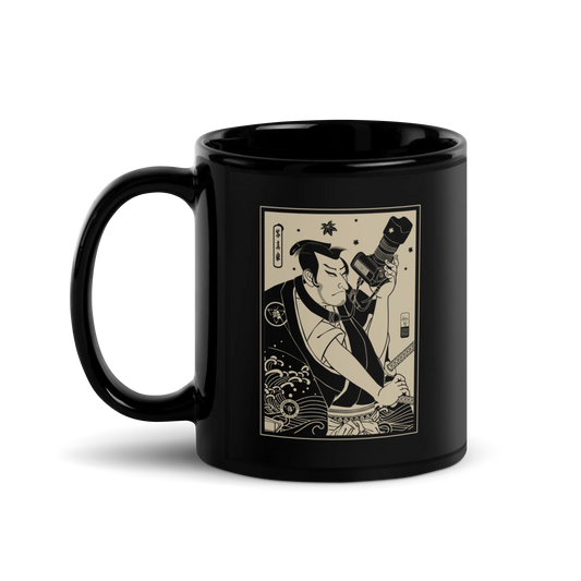 Samurai Photographer 3 Camera Ukiyo-e Black Glossy Mug