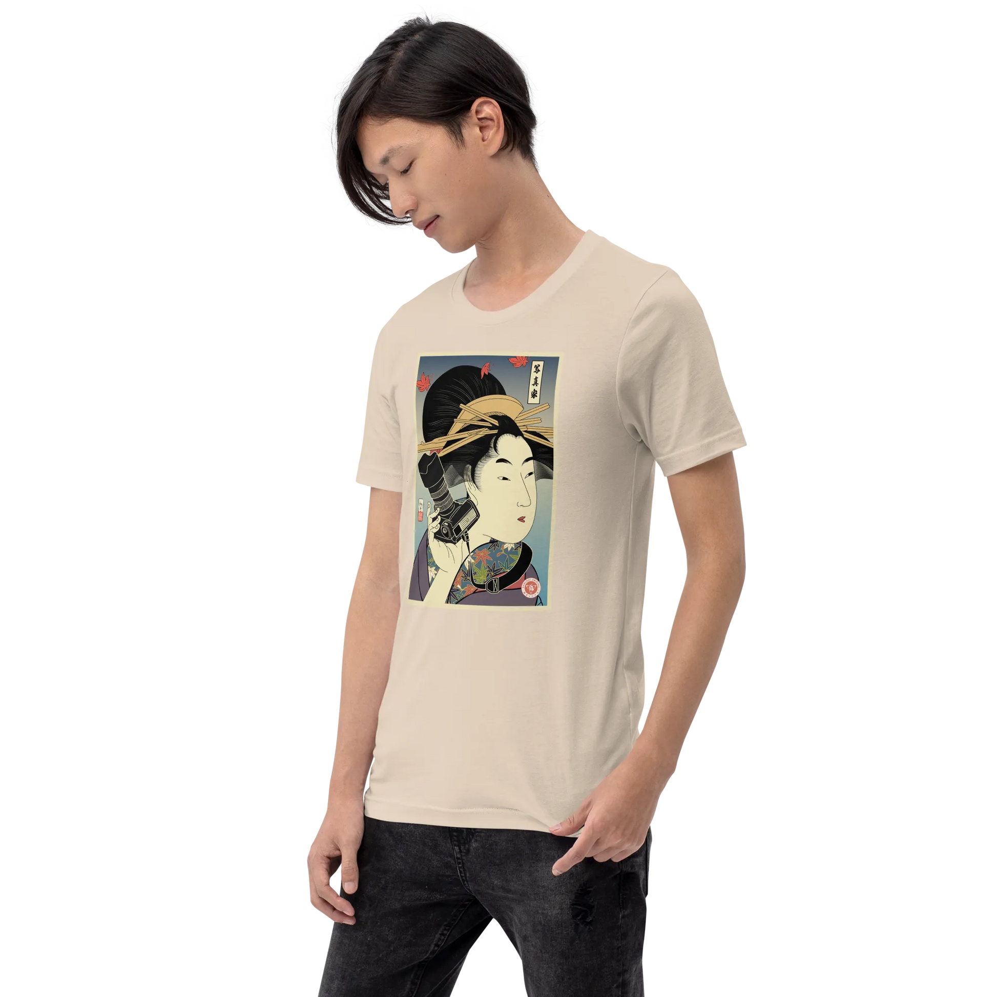 Geisha Photographer Camera Japanese Ukiyo-e Unisex T-Shirt -